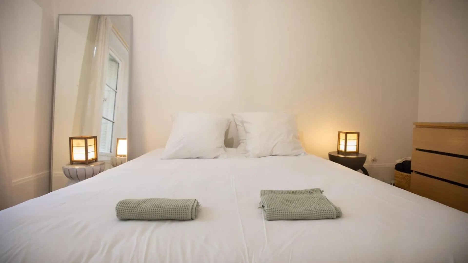 Lovely Spacious Cocoon In Paris 아파트 프랑스