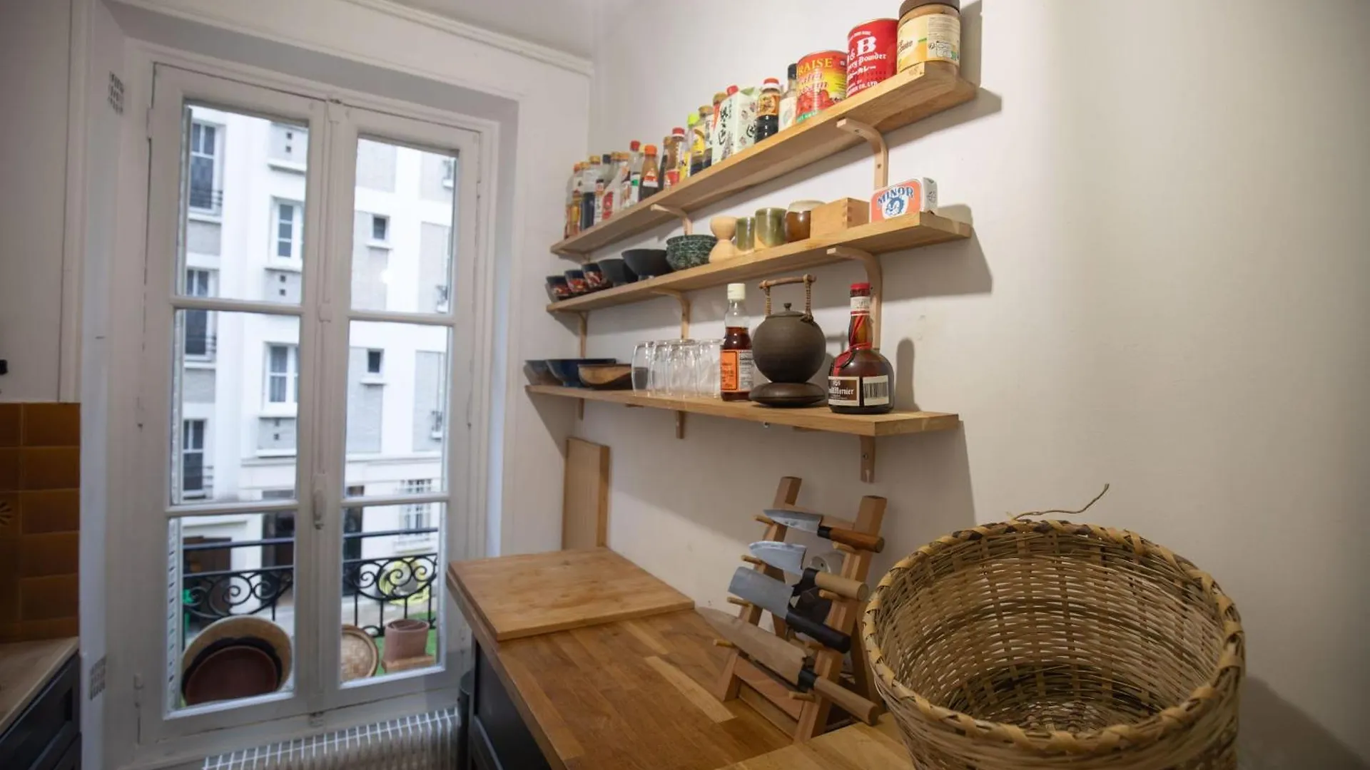 Lovely Spacious Cocoon In Paris Apartment