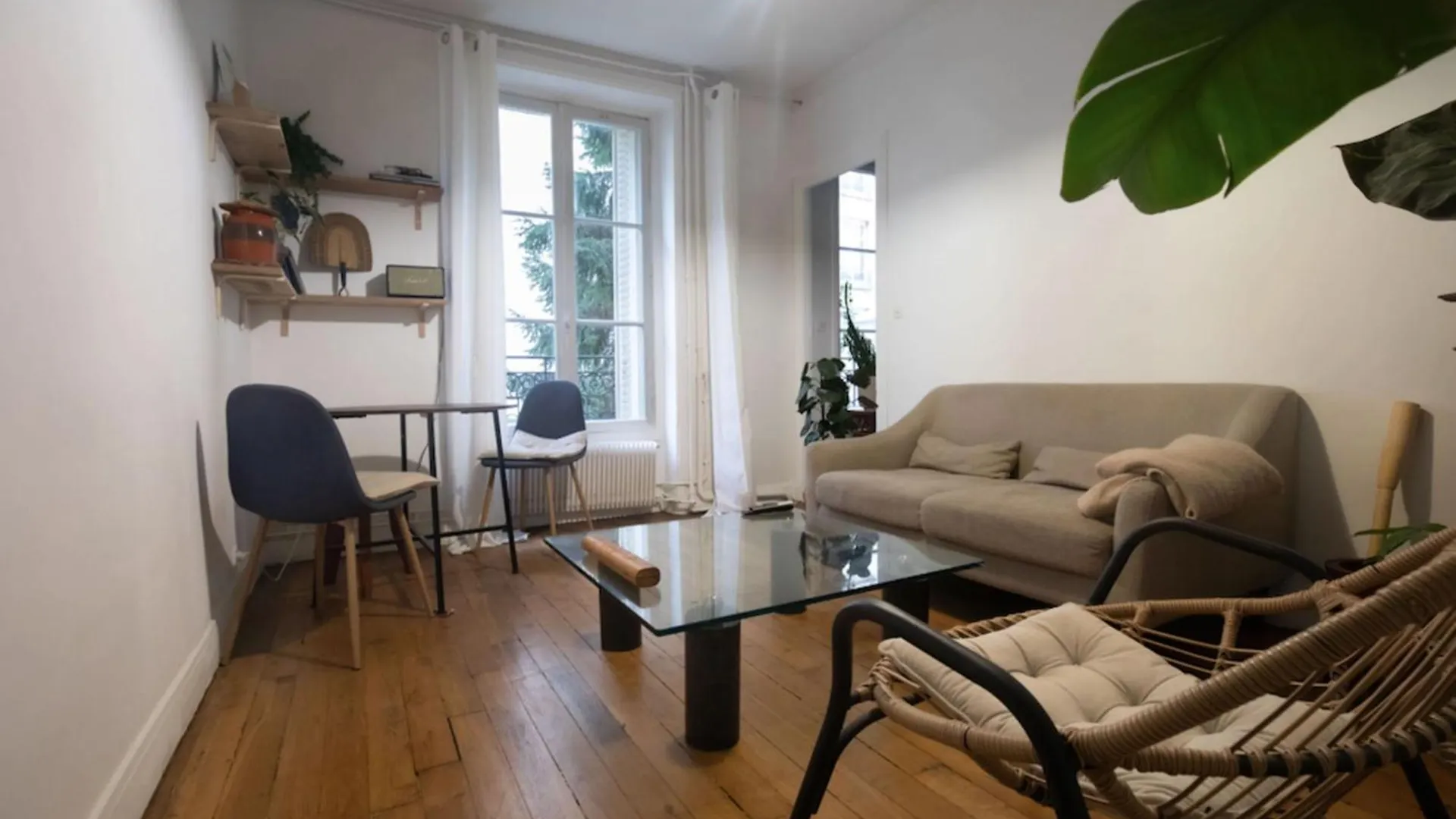 Lovely Spacious Cocoon In Paris 아파트